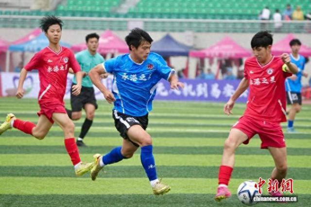 “永港”少年同场竞技足球架起融湾 “连心桥”